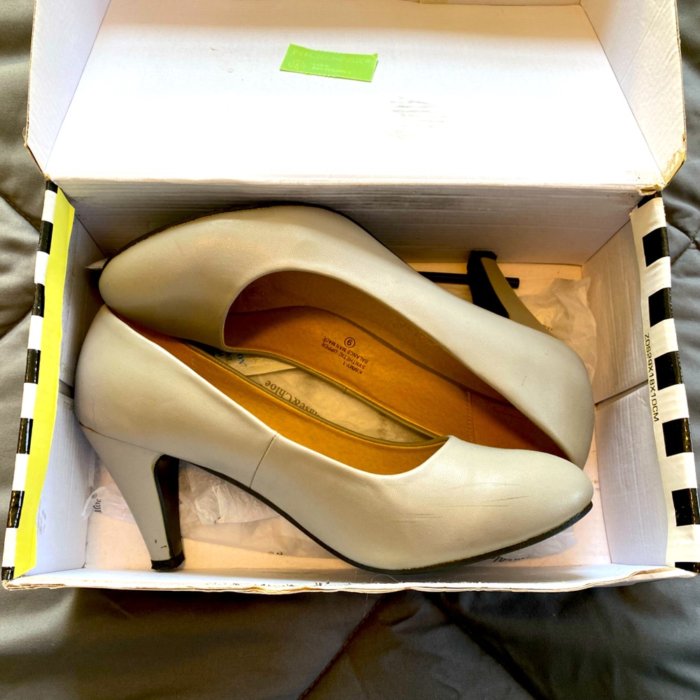 Chase & Chloe grey heels. Size 9.